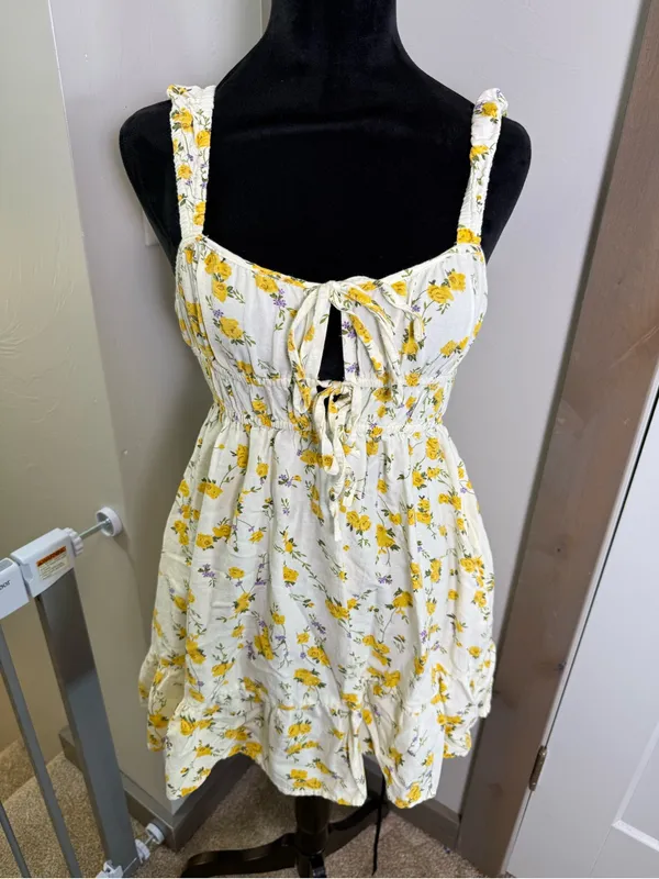 NWT Sim & Sam‎ Yellow White Linen Blend Floral Mini Dress Keyhole Sun Dress S - Image 2