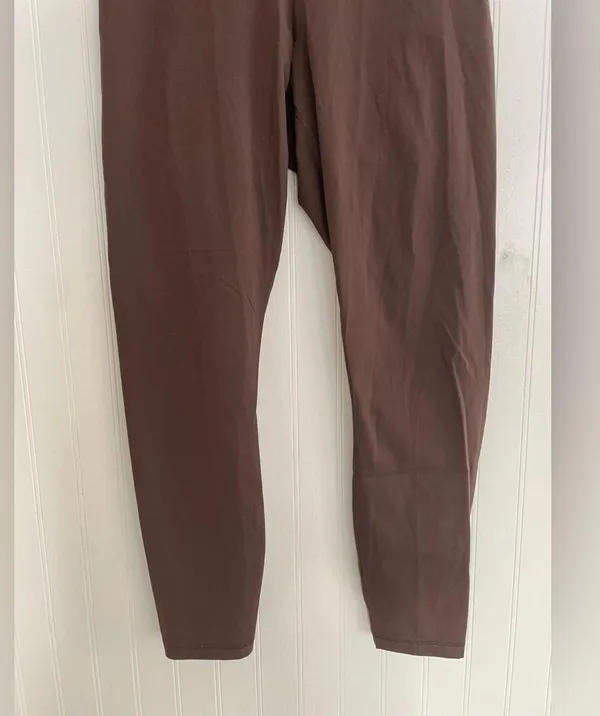 EVERLANE The Perform Ankle 7/8 Length Legging in Bitter Chocolate Brown Size M - Image 5