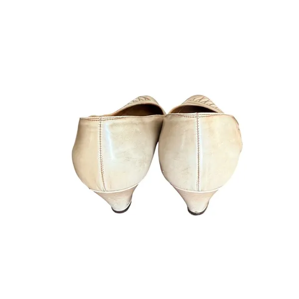 Vintage Bruno Magli Women's Beige Leather Pointed Toe Kitten Heel‎ Pumps Size 7 - Image 5