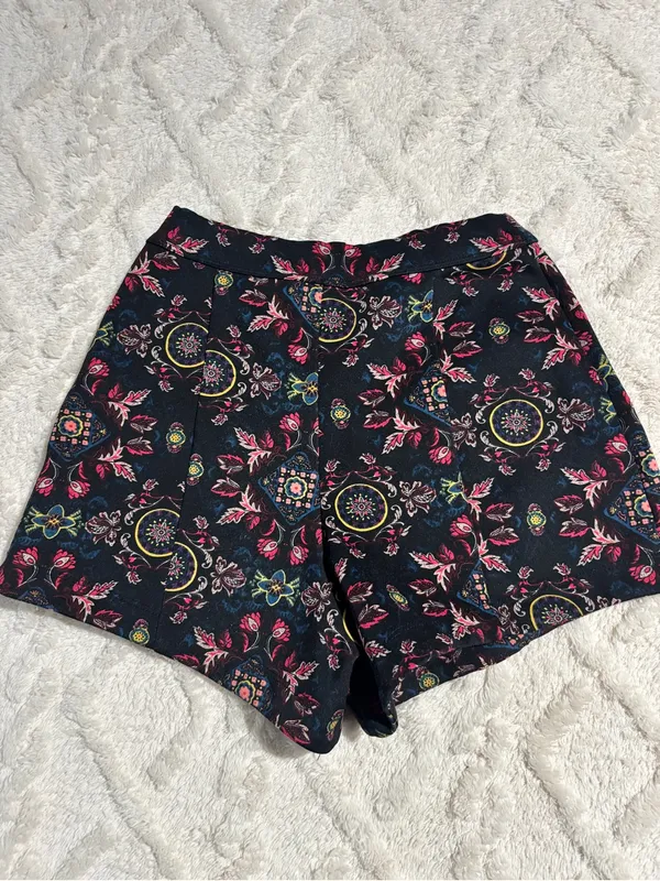Hollister xsmall shorts - Image 4