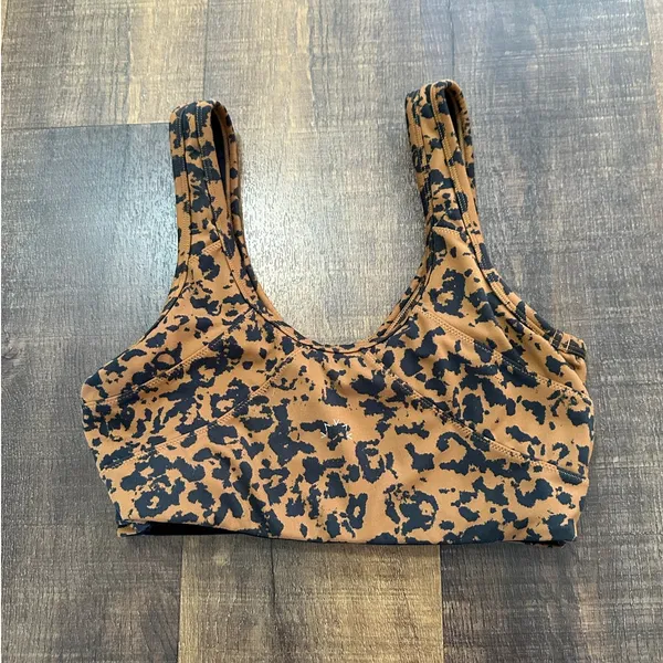 Varley Let's Move Kellam Sports Bra Size Large - Image 4