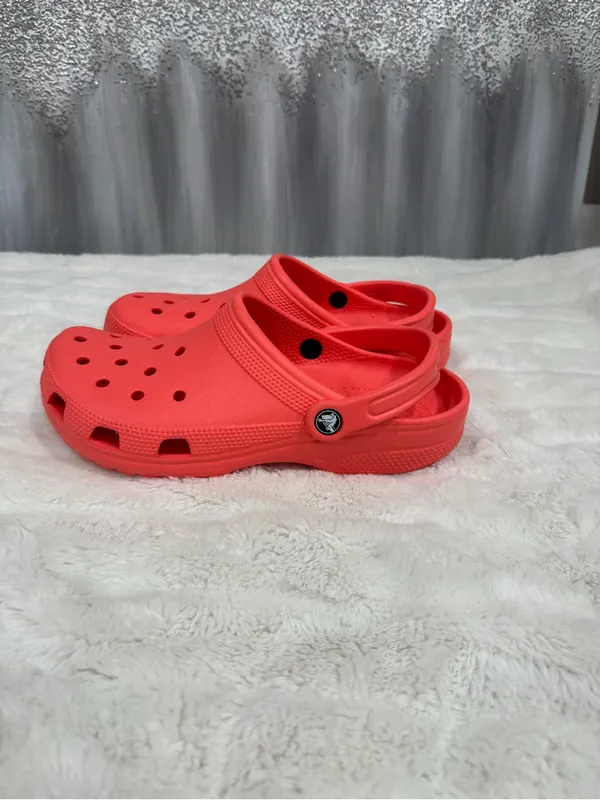 LIKE NEW Crocs Classic Clogs - Image 4