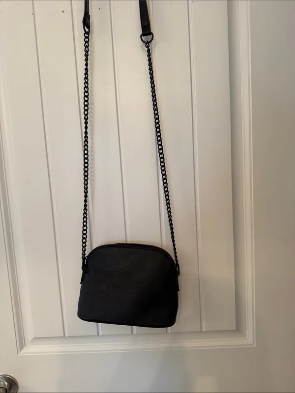Black Leather Crossbody Bag with Chain Strap - Image 2