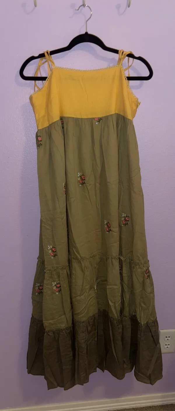 In Loom COLOR BLOCK TIERED MIDI DRESS IN GREEN/YELLOW - Image 2