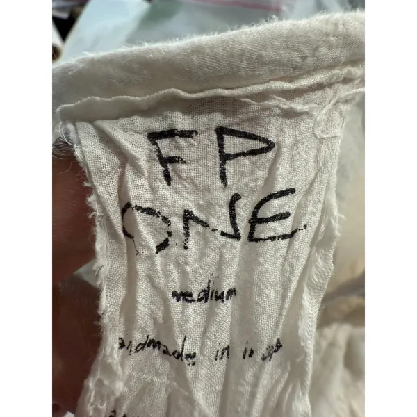 FP ONE Free People Tunic Top Blouse White Red Embroidered Boho Medium‎ flaw - Image 5