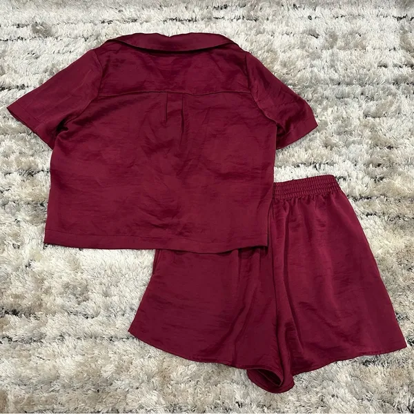 House of Harlow 1960 Luxe Satin Set - Image 7