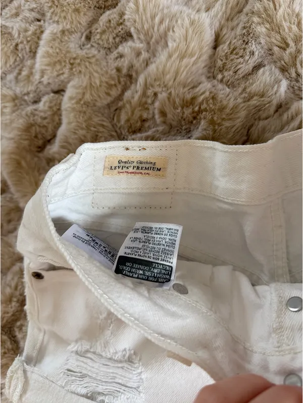White Levi’s Shorts 501 Denim - Image 3
