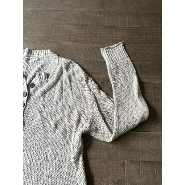American Eagle Grey Pullover Knit Sweater Partial Button Long Sleeves Size S‎ - Image 5