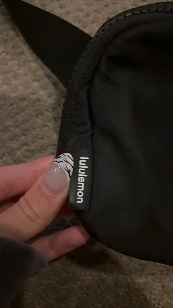 Lululemon Belt Bag Black - Image 3