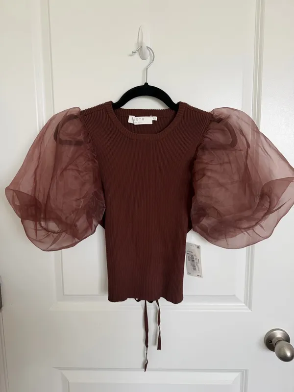 NWT ASTR The Label Avery Top Medium - Image 4