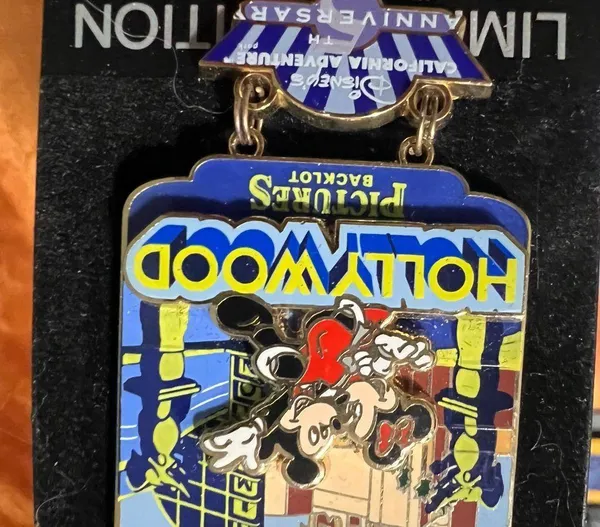Disney Vintage new Disneyland Trading pin limited Edition CA adventure Hollywood - Image 3