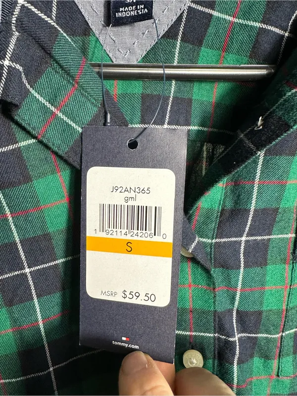 H39. Women’s Tommy Hilfiger Green Plaid Button-Up Shirt - Image 4
