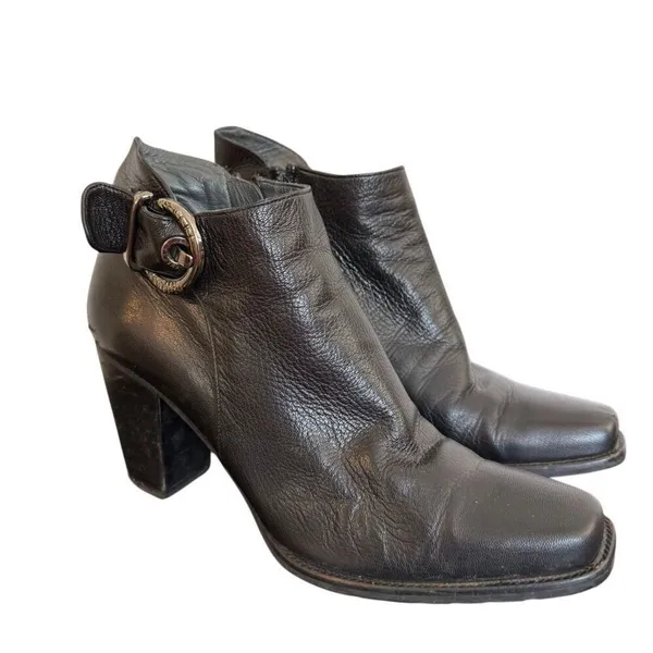 Stuart Weitzman black leather square toe bootie size 8.5 - Image 11