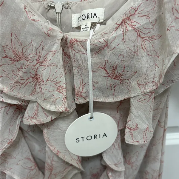 NWT Storia ruffle maxi dress featuring a floral print. Floral Ruffle Dress - Image 4