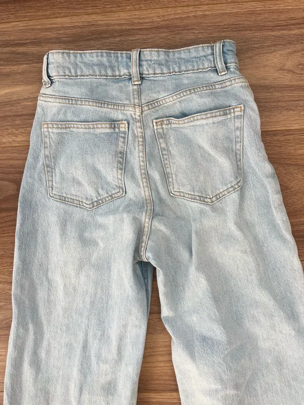 H&M Light Wash Distressed High Rise Wide Leg Jeans Size 2 - Image 4