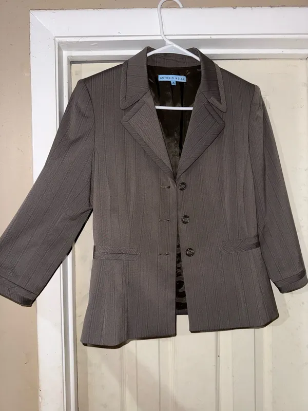 Antonio Melani Cropped Blazer - Image 2