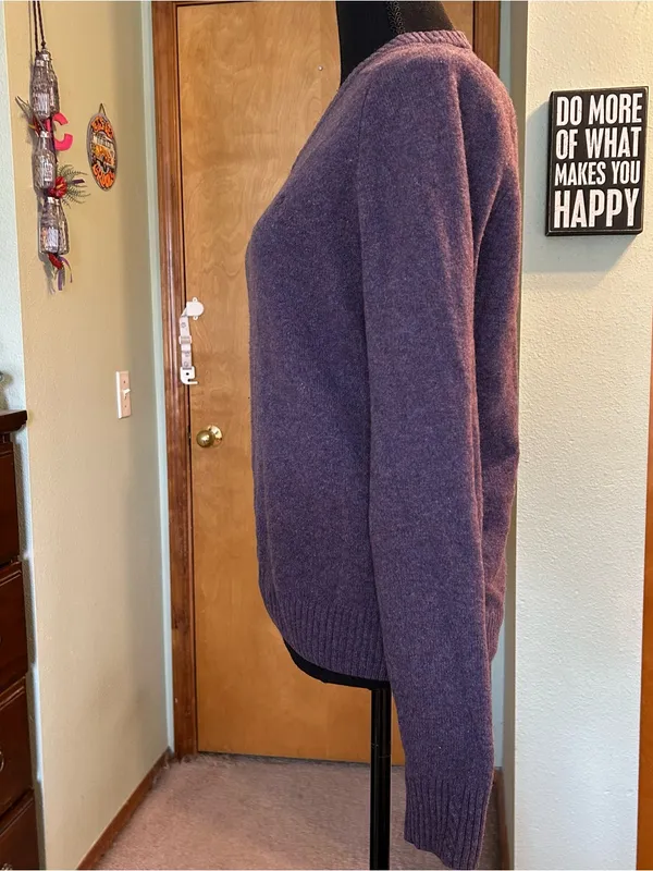 Penguin by Munsingwear purple lambswool v-neck long sleeve sweater size M winter - Image 2