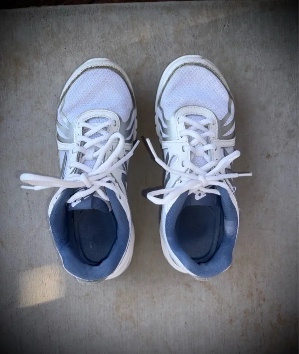 New Balance 496 V3 Women's Walking Sneakers Sz 6.5 - Image 4