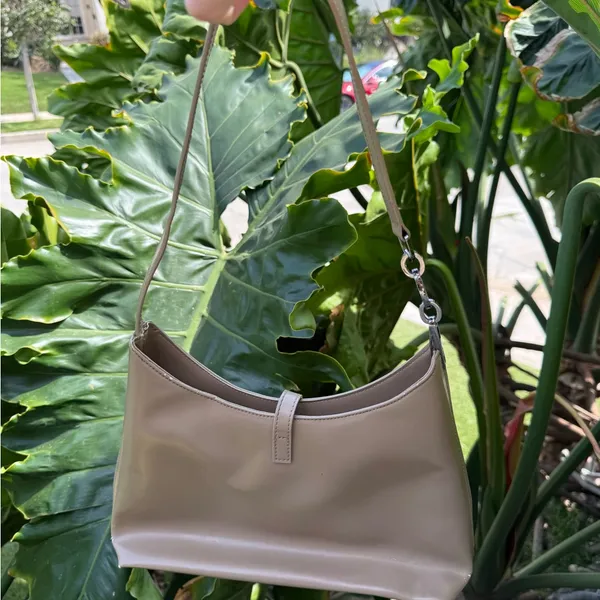 Guess Classic Taupe bag 90s y2k baguette - Image 2