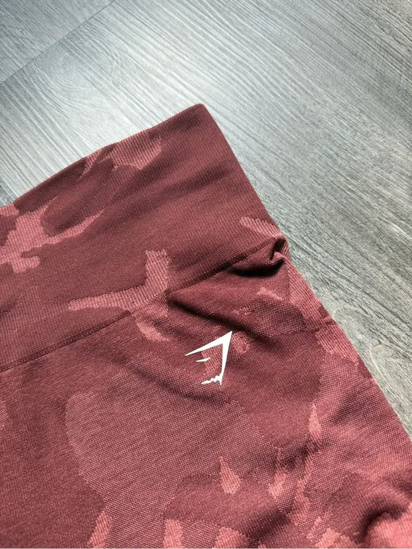 GymShark High Rise Gym Shorts Adapt Seamless Camo Small Maroon - Image 4