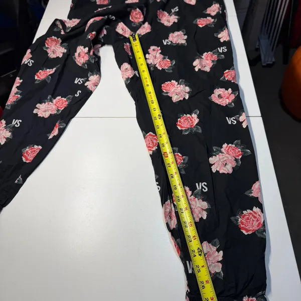 Victoria's‎ Secret Pajama Pants Large Black Pink Rose Floral Logo Waistband - Image 4