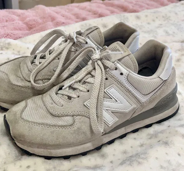 New Balance Tennis Shoes - Image 2