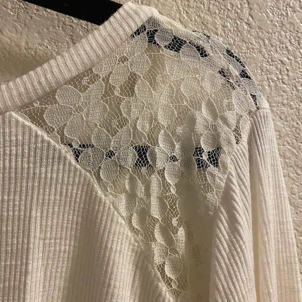 ✨ Delia’s long sleeve top✨ White Size XL - Image 5