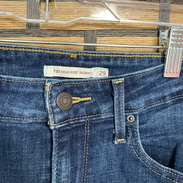 Levi Strauss 721 High Rise Skinny Leg Jeans Size‎ 29 - Image 6