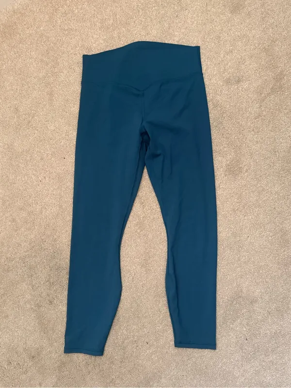 Fabletics Green Abyss Pureluxe Buttery Soft No Seam 7/8 Leggings Size L - Image 4