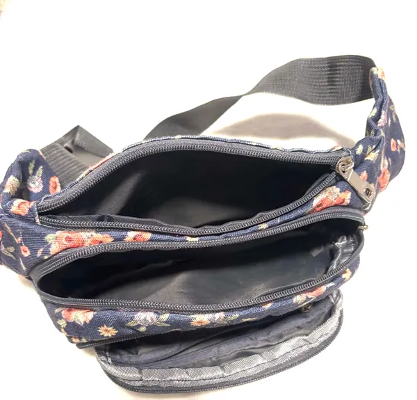 Fannipac with floral design - Image 5