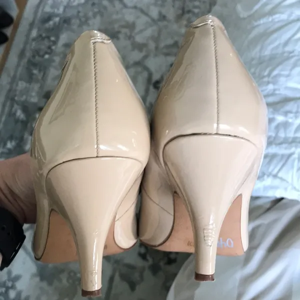 Vince Camuto Nude Patent Leather Heels Size 9 - Image 3