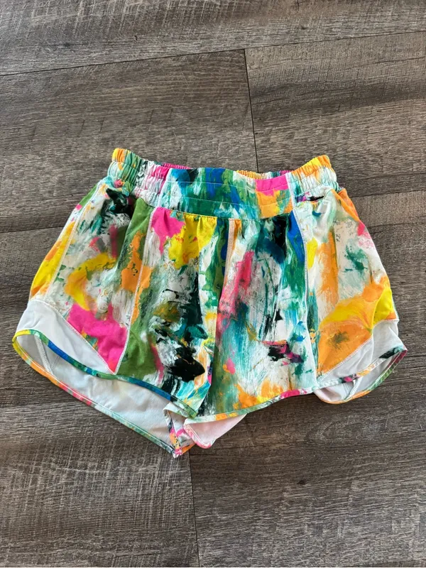 Lululemon Hotty Hot Low-Rise Lined Short 4" in No Limits White Multi / White - Image 4