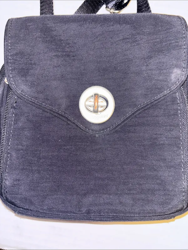Baggallini Black Nylon Crossbody Compact Size Lots Of Compartments Preloved - Image 4