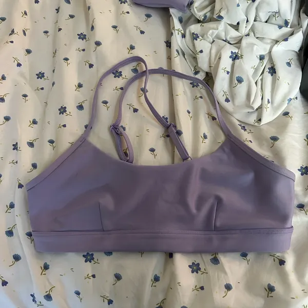 ALO Yoga Lilac Strappy Sports Bra - Image 2