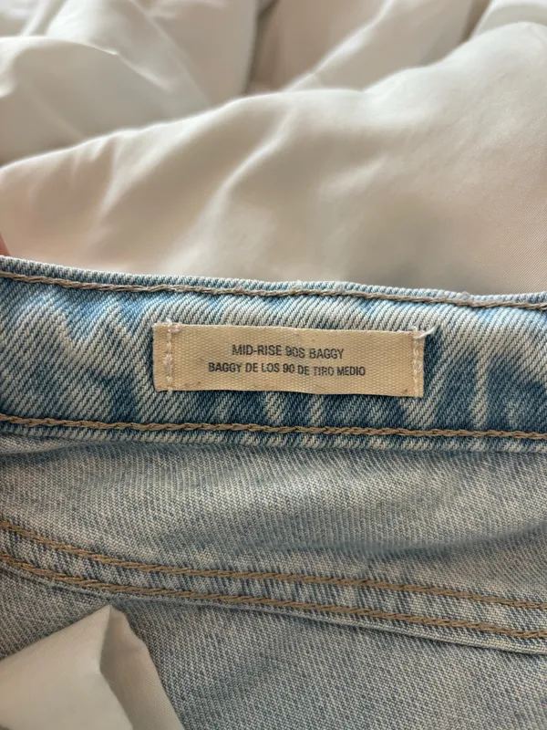 Universal Threads Jeans Mid-Rise Baggy 90s - Image 6
