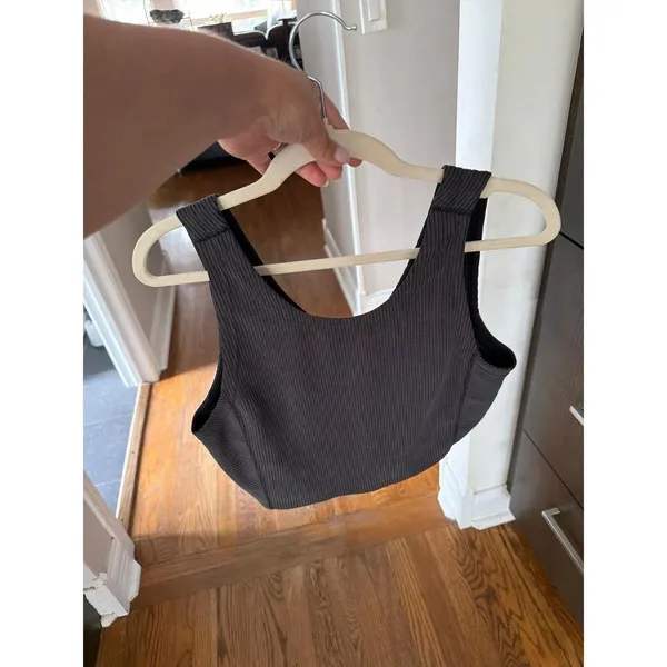 Lululemon Ribbed Softstreme Cropped Tank‎ Top a v-neckline and a ribbed 12 - Image 2