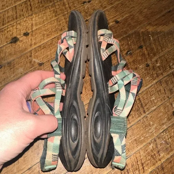 Chacos pink & green strappy comfortable slip on size 7 sandals - Image 4