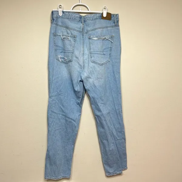 American Eagle Light Wash Mom Straight Jeans Distressed 8 Women - Image 5