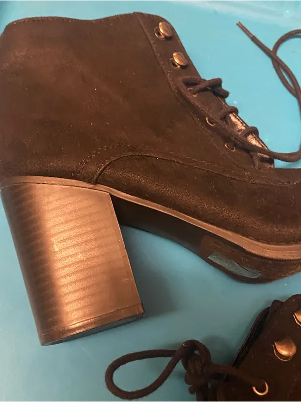 Soda Size 7 Womens Black Lace Up Ankle Boots Booties 3” Scuffed Heels - Image 4