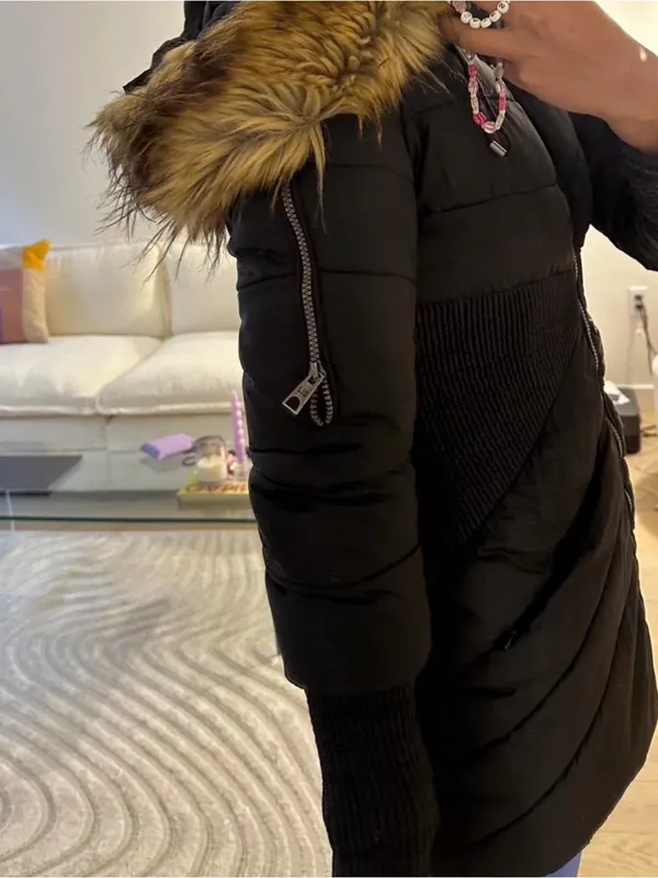 Black Women's Quilted Hooded Puffer Coat with Faux Fur Trim and Waist Cinching - Image 3