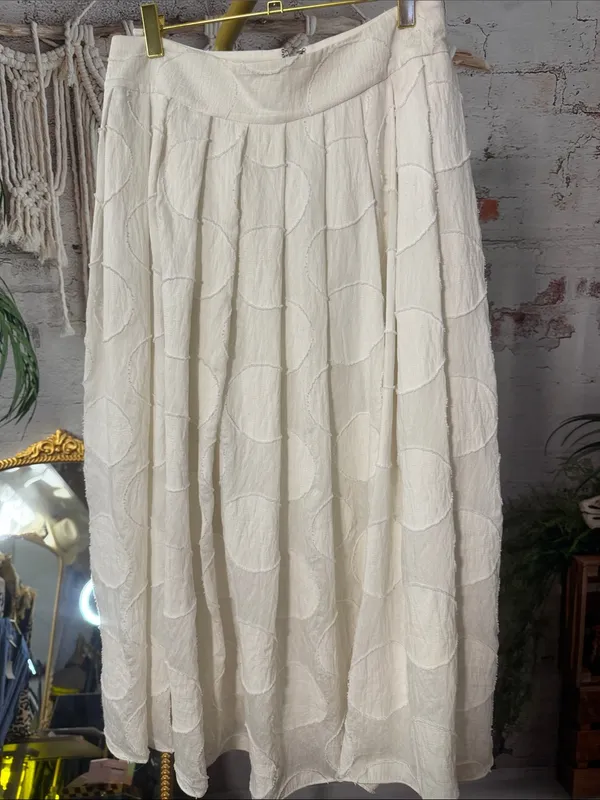 Alice + Olivia Cream Textured Circle Midi Skirt - Image 2