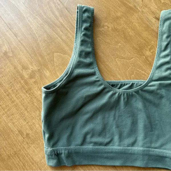 Abercrombie & Fitch Square Neck Lightly Lined Sports Bra, Green, Size Small - Image 7