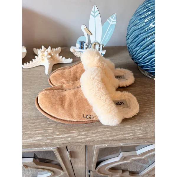 UGG Scuffette Suede Sheepskin Slippers Women Chestnut Size 10 - Image 5