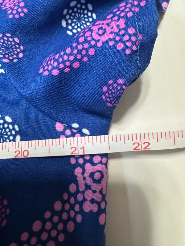 Wear For Care Pink and White Breast Cancer Awareness Scrub Top Size Medium - Image 5
