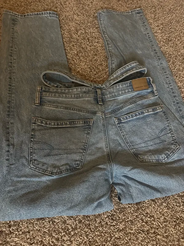 American Eagle Jeans - Image 3