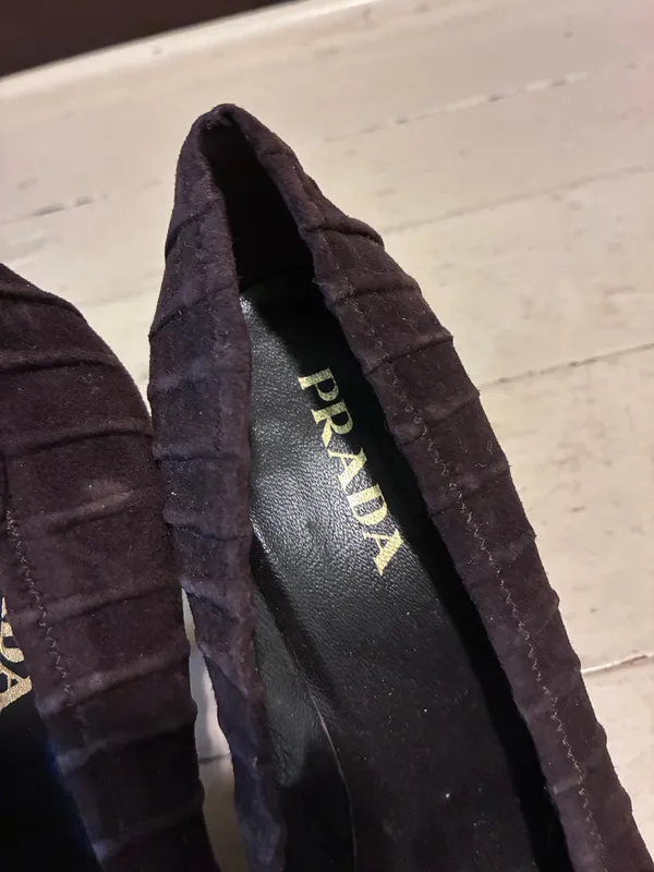 Prada Pre-Owned Pleated Brown Suede Pointed-Toe Pumps - Image 3