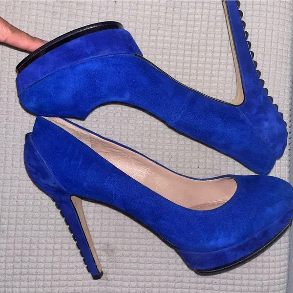 Stunning Vince Camuto Heels 7.5 - Image 2