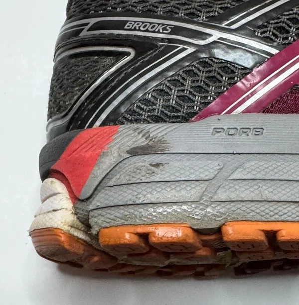 Brooks GTS 17 Size 7 Running Shoes - Image 6