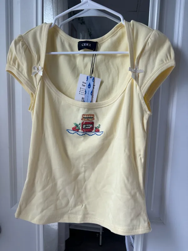 Cider Yellow Graphic Top - Image 3