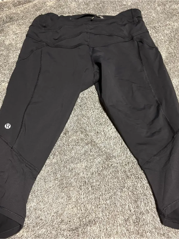 lululemon athletica Black Capris - Image 4